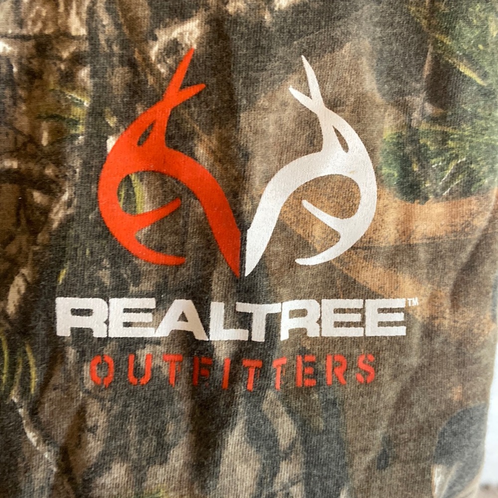 Realtree outfitters t-shirt